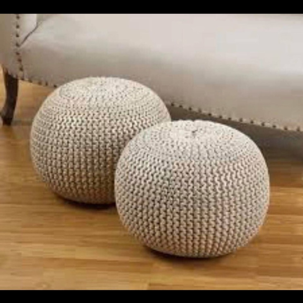 Knitted pouf